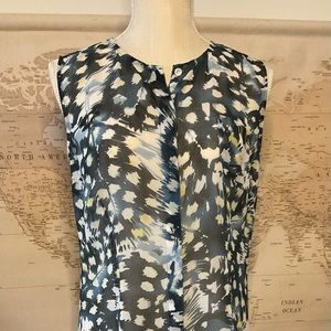 Cabi
Small
Avery Sleeveless Tunic Style 416